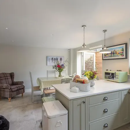 Guest house Hilltop Snug: Cozy Family Retreat In Pateley Bridge