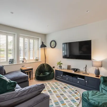 Hilltop Snug Cosy Family In Bustling Town Of In The Yorkshire Dales - Book The Combination Of And Bathrooms You Need 1-4 Bedrooms, 2 Bathrooms