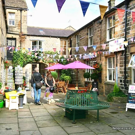招待所 Hilltop Snug Cosy Family In Bustling Town Of In The Yorkshire Dales - Book The Combination Of And Bathrooms You Need 1-4 Bedrooms, 2 Bathrooms